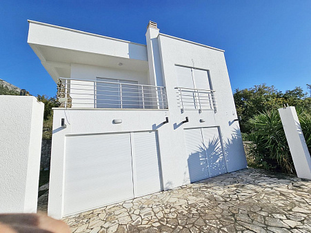 Haus mit Panoramablick in Ratac mit Swimmingpool